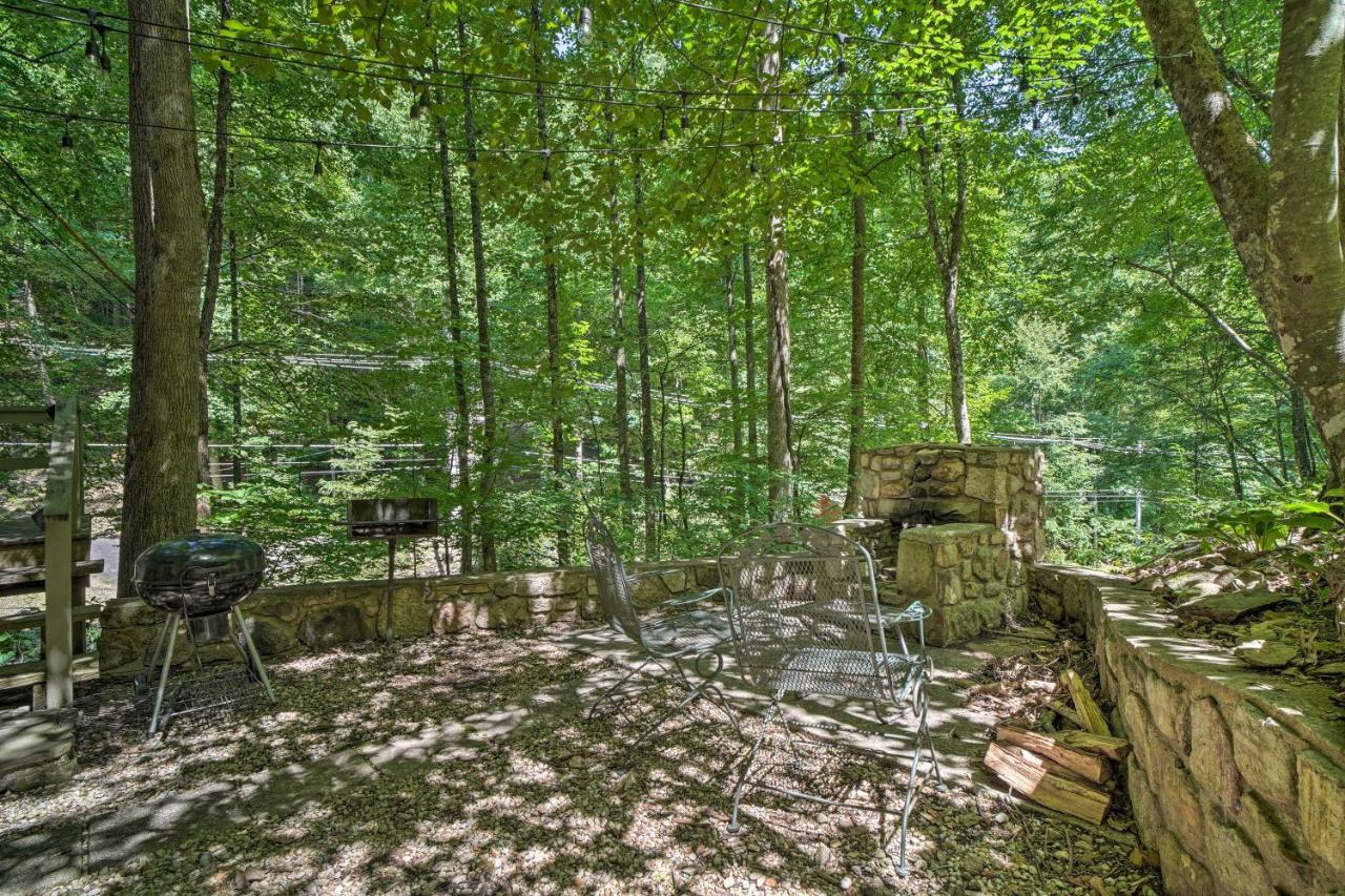 Snuggle Inn In The Heart Of Chalet Village! Гетлинбург Екстериор снимка
