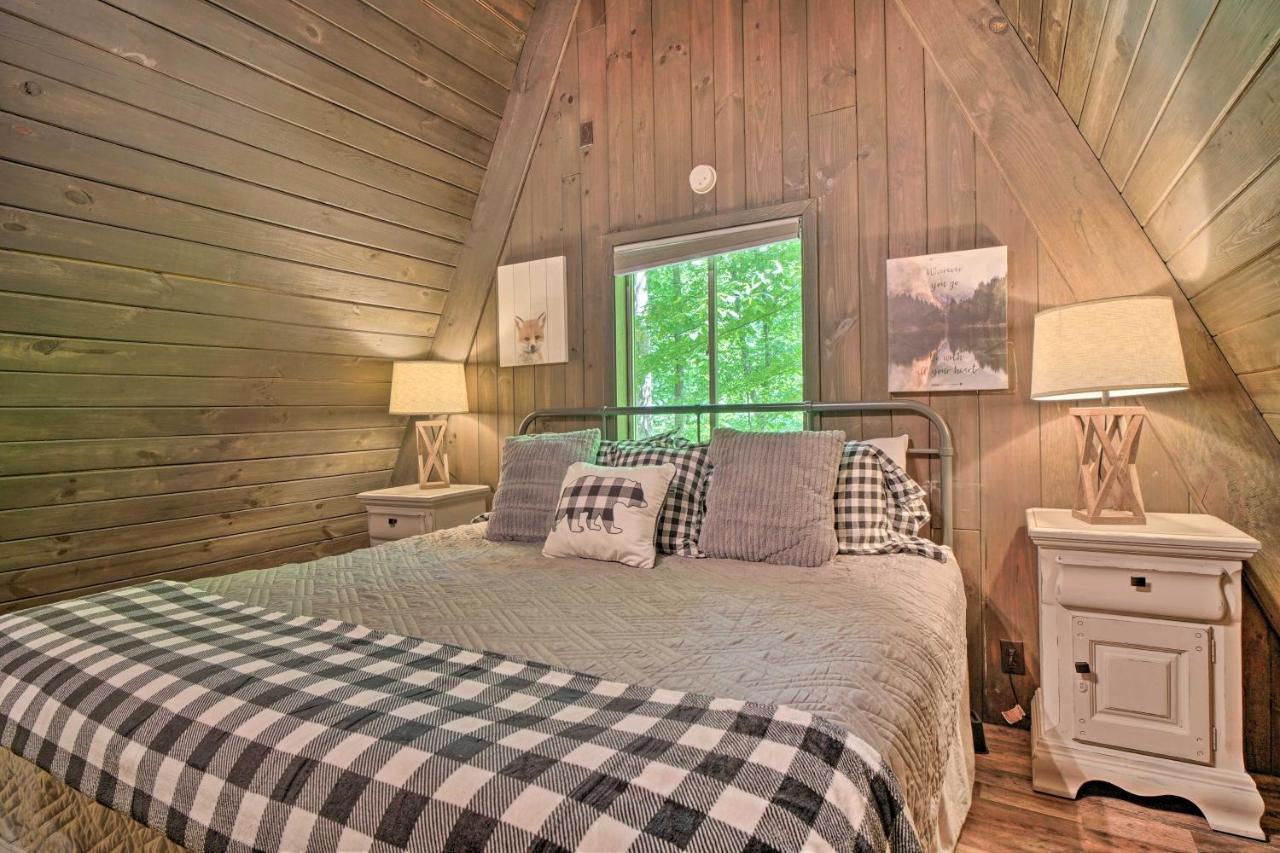 Snuggle Inn In The Heart Of Chalet Village! Гетлинбург Екстериор снимка