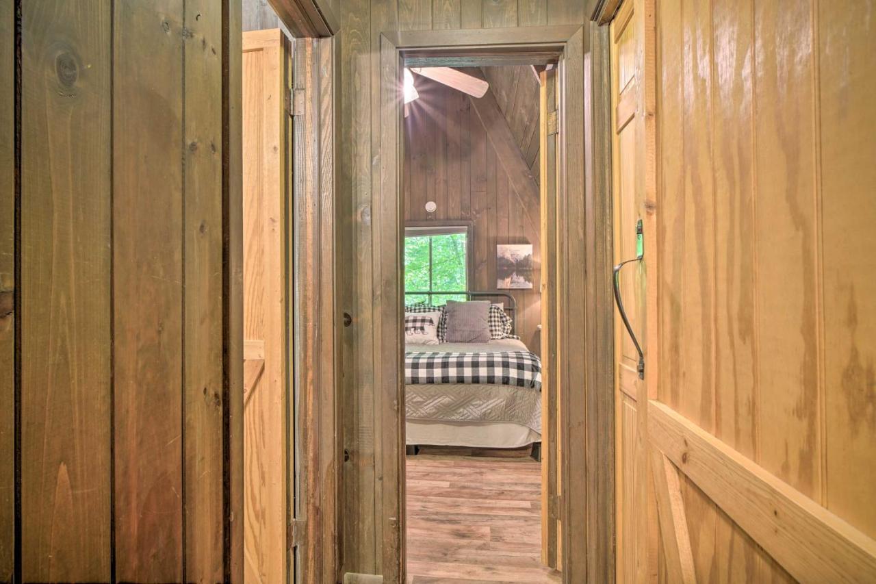 Snuggle Inn In The Heart Of Chalet Village! Гетлинбург Екстериор снимка