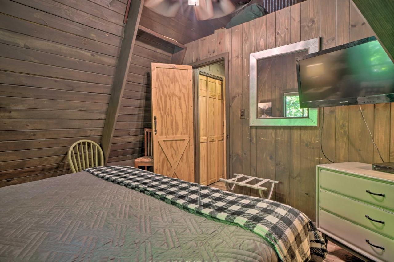 Snuggle Inn In The Heart Of Chalet Village! Гетлинбург Екстериор снимка
