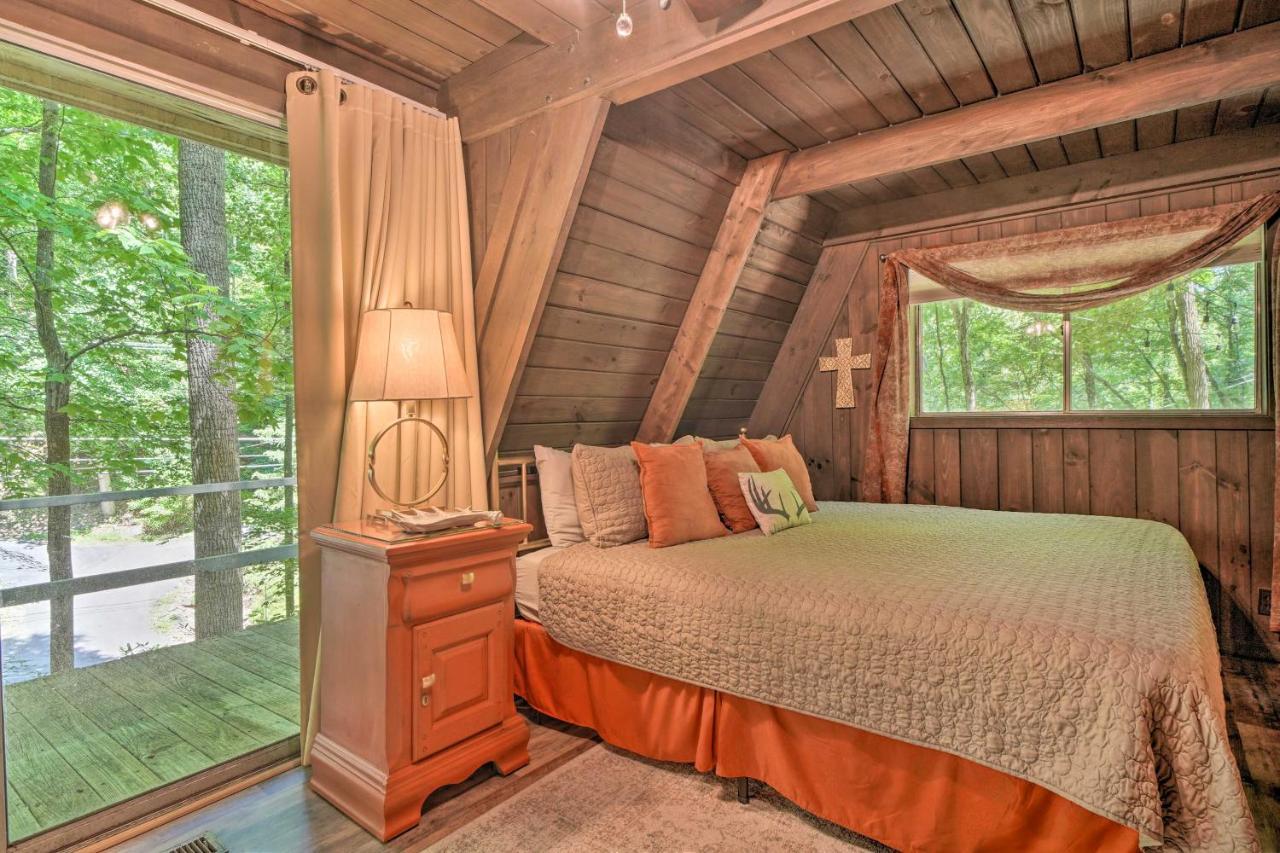 Snuggle Inn In The Heart Of Chalet Village! Гетлинбург Екстериор снимка