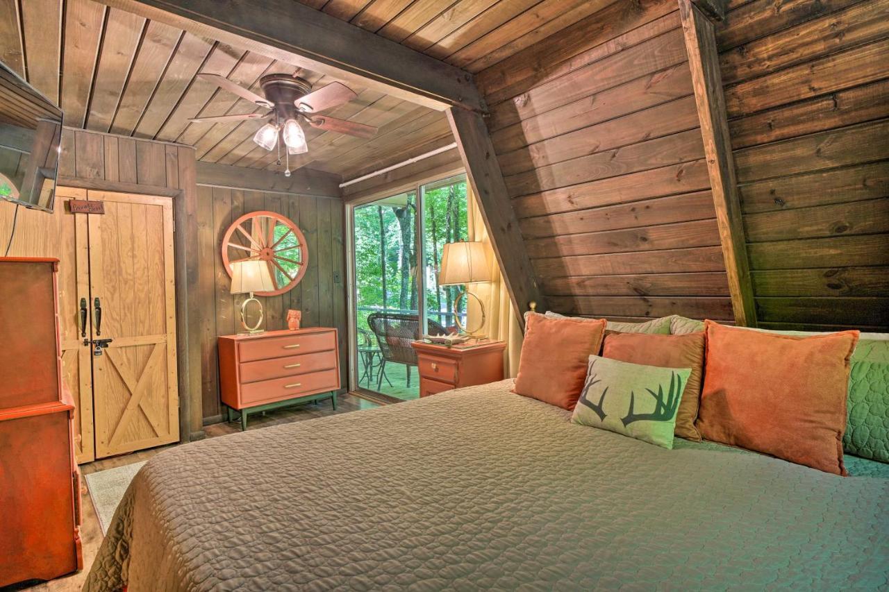 Snuggle Inn In The Heart Of Chalet Village! Гетлинбург Екстериор снимка
